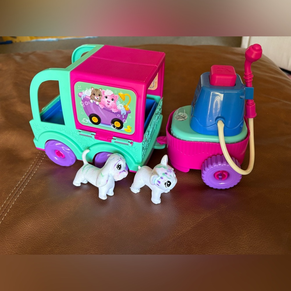 Crayola Scribble Scrubbie Kids Toy Truck with Puppies